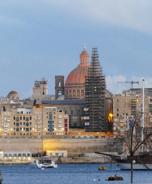 Tiro Vertical Edifício Malta — Fotografia de Stock