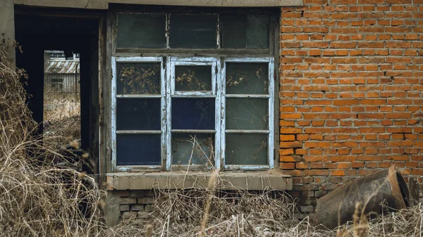 Vieux Bâtiment Abandonné Dans Une Forêt Automne Pendant Journée — Photo