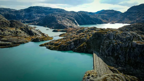 Ein Blick Auf Einen Schönen Fluss Oder Wasserbecken Umgeben Von — Stockfoto