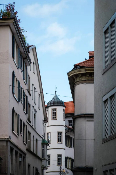 Tiro Vertical Edifícios Antigos Beco Estreito Saint Gallen — Fotografia de Stock