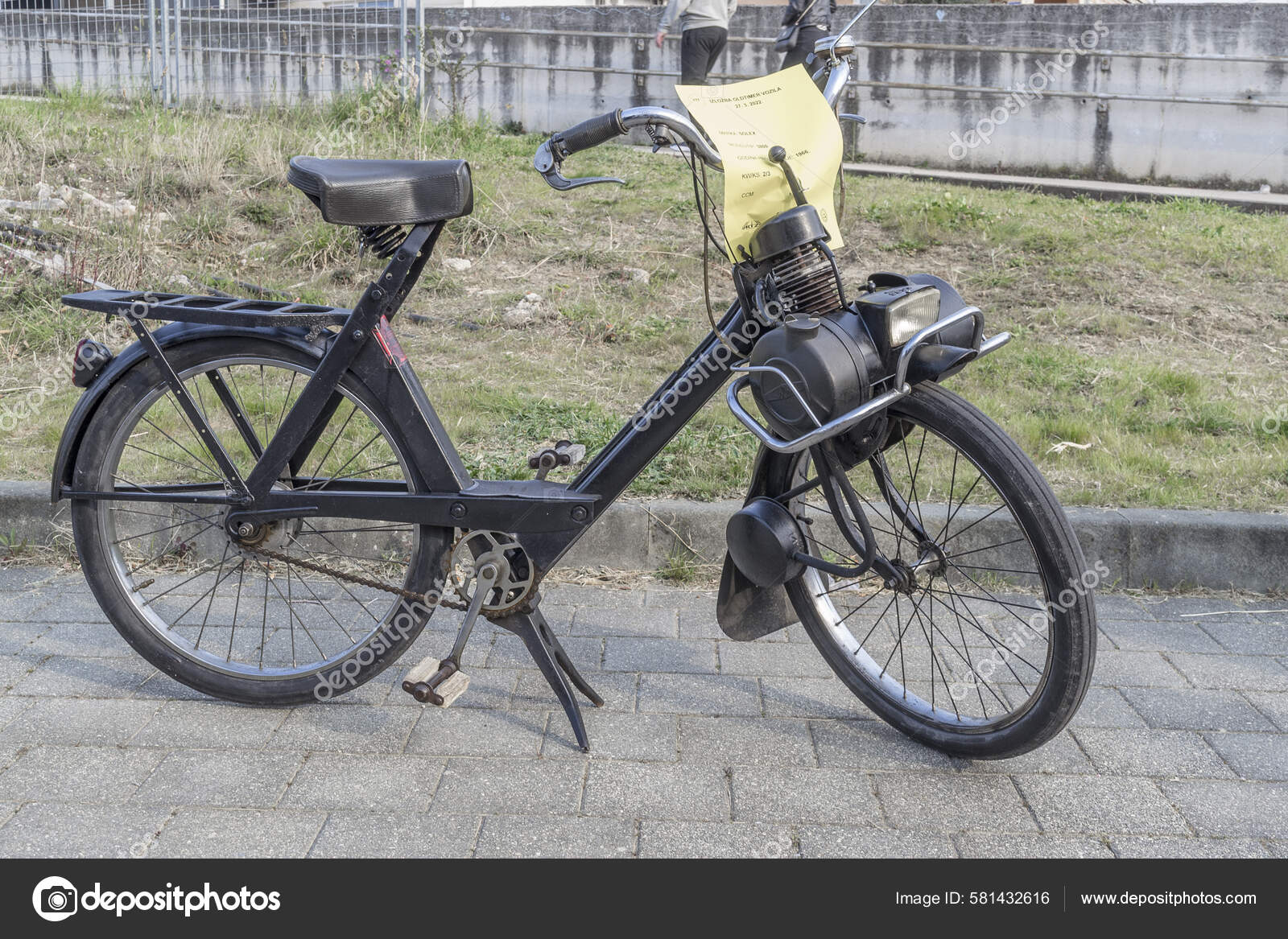 Sebuah Velo Solex 3800 Sepeda Antik Dengan Mengayuh Dibantu — Foto