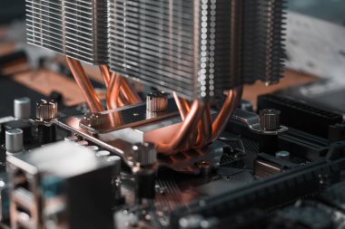 Bir bilgisayarın seçici soğutma sistemi