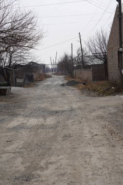 Ermenistan 'da bir köyde eski bir yolun dikey çekimi