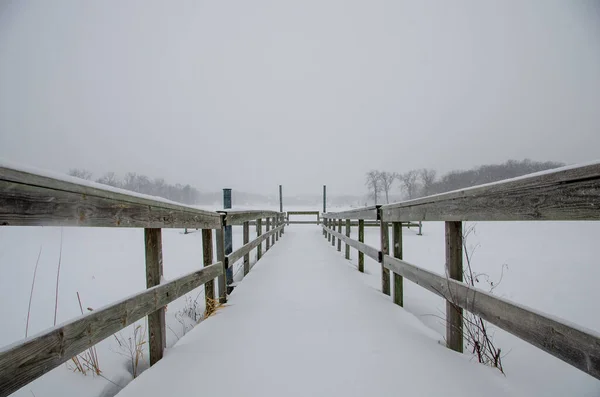 Muelle Nevado Sobre Hyland Lake Bloomington Minnesota —  Fotos de Stock