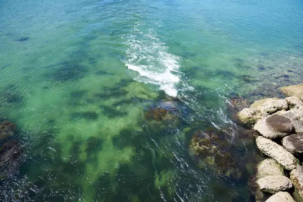 Воздушный Кадр Бирюзовой Прозрачной Морской Воды Камня Ней — стоковое фото