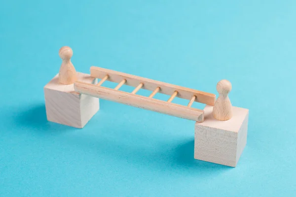Two People Connect Ladder Buliding Bridge Men Separation Connection Concept — Stock Photo, Image