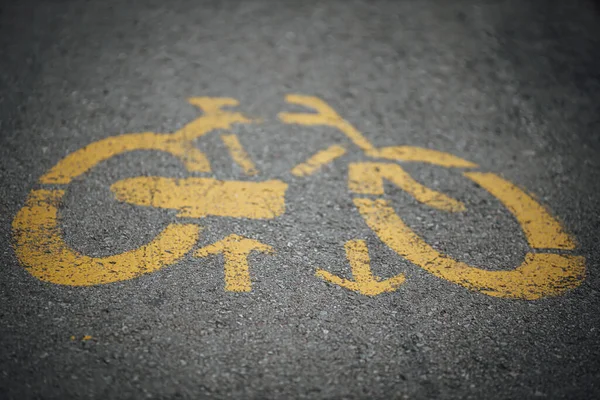 Nahaufnahme Eines Gelben Schildes Auf Der Straße Für Radfahrer Park — Stockfoto