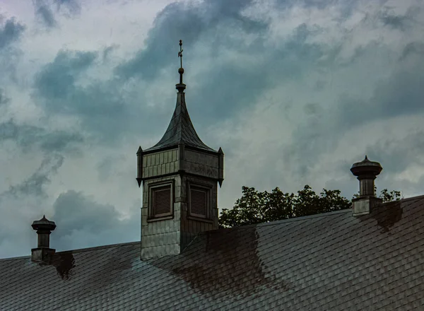 Low Angle Shot Modern Building Cloudy Day —  Fotos de Stock