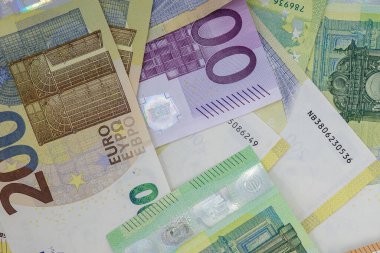 500, 200, 100 ve 50 Euro 'luk banknotların üst görüntüsü
