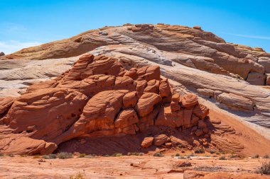 Fire State Park, Nevada, ABD 'deki Ateş Dalgası kayasının inanılmaz renkleri ve şekli
