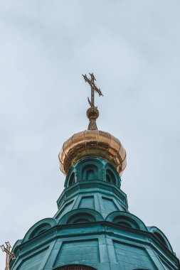 Helsinki Uspenski 'nin Finlandiya' daki ana katedralinin dikey çekimi