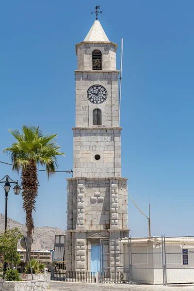 Een Verticaal Schot Van Een Symi Greek Island Clock Tower — Stockfoto