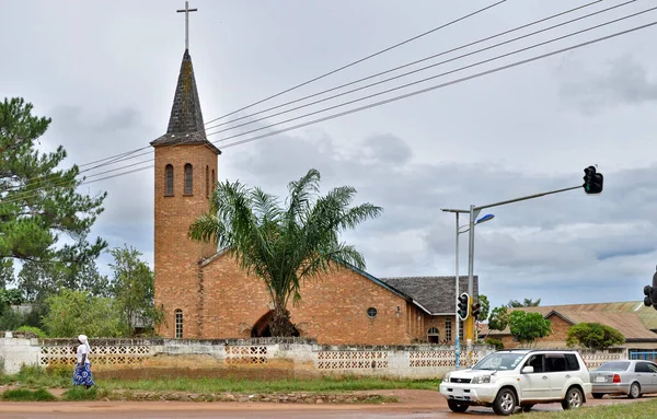 Pouliční Scéna Fasádou Mansa Katedrály Nanebevzetí Panny Marie Manse Zambii — Stock fotografie
