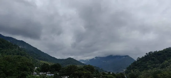 Paisagem Bonita Das Montanhas Com Céu — Fotografia de Stock