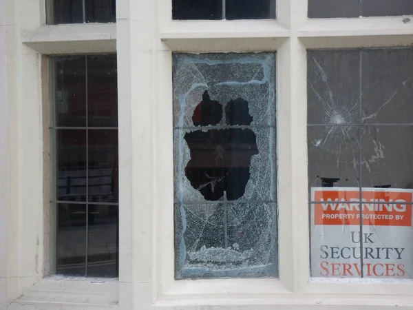 Broken Window Security Sign — Stock Photo, Image