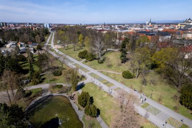 Çek Cumhuriyeti 'nin Olomouc kentindeki botanik bahçesinin havadan görünüşü