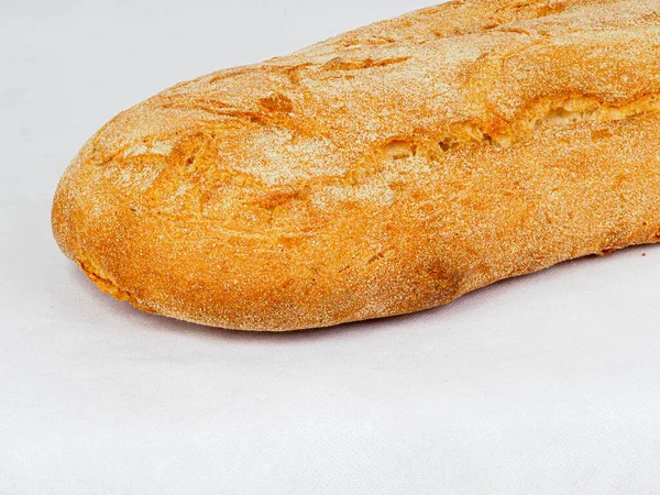 Zbliżenie Chleb Pszenny Białym Backgound — Zdjęcie stockowe