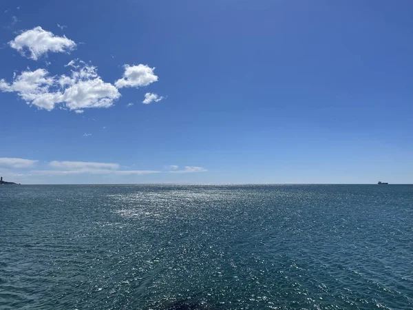 Una Hermosa Toma Una Tranquila Superficie Mar Azul Brillante — Foto de Stock