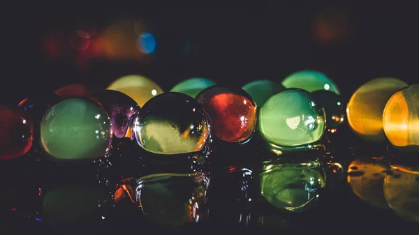 Vibrant Water Beads Dark — Stock Photo, Image