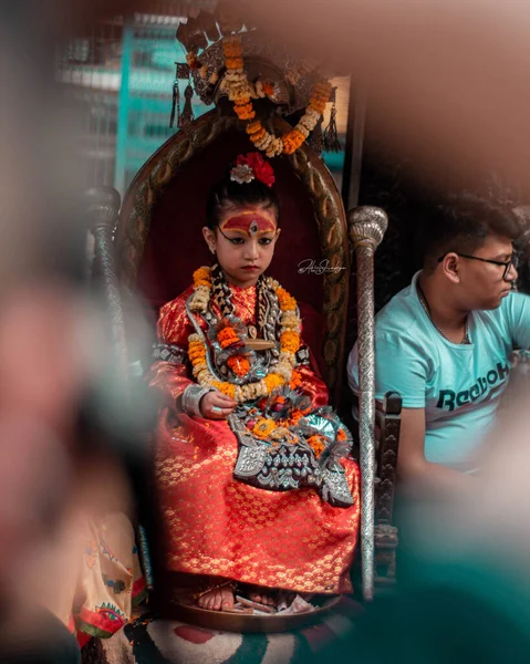 Uma Foto Vertical Kumari Devi Living Durganepal Tradição Adorar Jovens — Fotografia de Stock