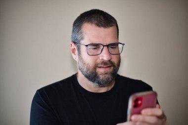 Teknoloji Bağımlılıkları ve Akıllı Telefonlar - Uzun vadeli etkileri ne olacak?