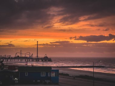 Galveston, Teksas 'taki Keyif İskelesi' nin güzel gün batımı manzarası