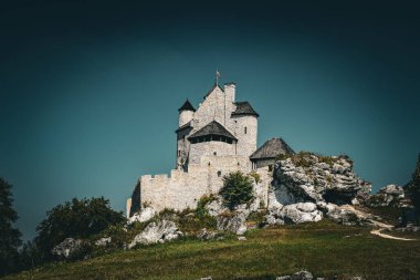 Polonya 'nın Bobolice köyündeki Bobolice Şatosu.