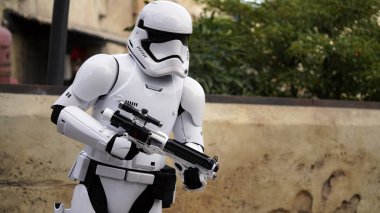 İlk Düzen Stormtrooper Anaheim 'daki Disneyland' da.