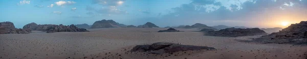 Panorama Zachodzie Słońca Pustyni Wadi Rum Jordania — Zdjęcie stockowe