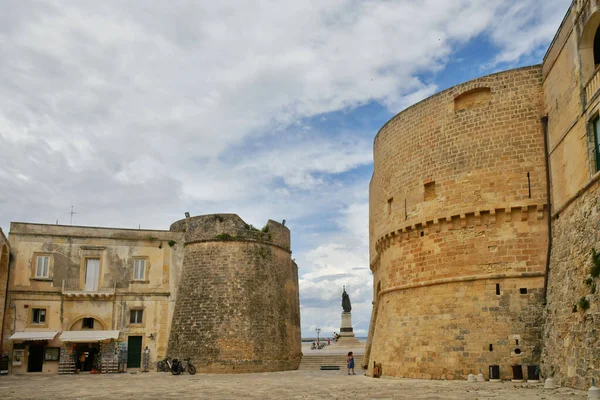 Die Türme Und Mauern Einer Aragonesischen Burg Die Die Stadt — Stockfoto