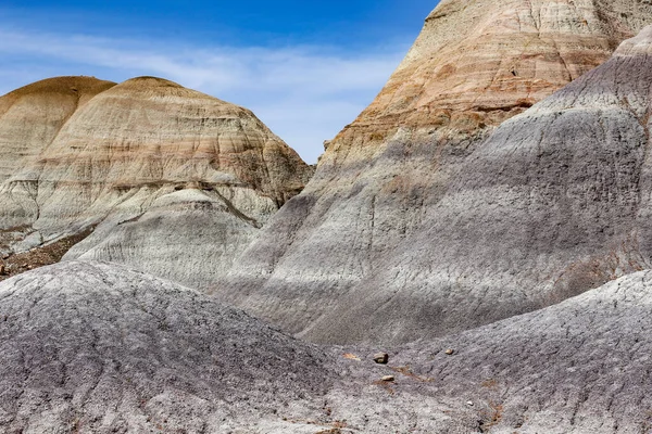 Formazioni Rocciose Ruvide Strisce Secche Deserto Contro Cielo Blu — Foto Stock