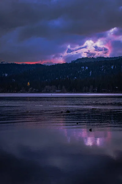 Dramatic Shot Lake Forests Purple Cloudy Sky Sunset — Stock Photo, Image