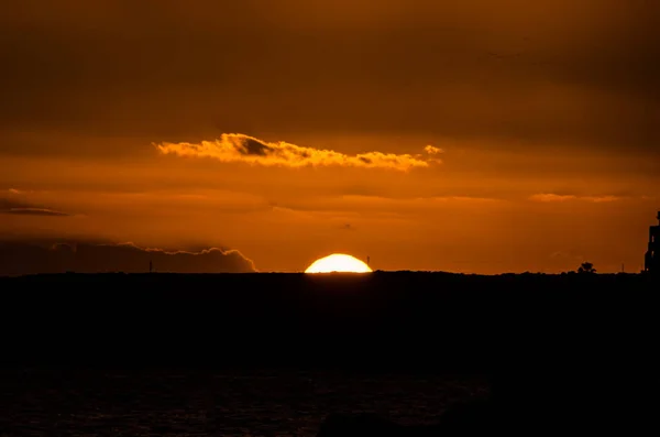 Paysage Nuageux Nuages Colorés Coucher Soleil Près Océan — Photo