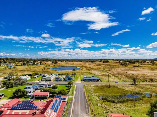 Letecký Pohled Krásné Svěží Pole Emmaville Austrálie Domy Pod Modrou — Stock fotografie