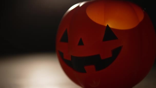 Spotlight Empty Halloween Candy Bucket — Stock video