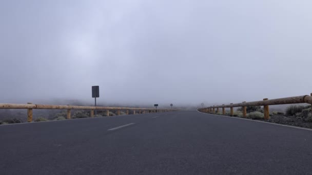 Een Mooie Opname Van Sprookjesmist Weg Een Witte Mist Die — Stockvideo