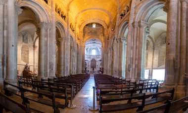 Portekiz 'deki boş Lizbon Katedrali' nin balık gözü görüntüsü.