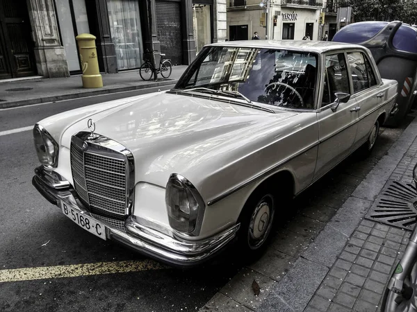 Une Voiture Luxe Classique Dans Rue Mercedes Benz W108 — Photo