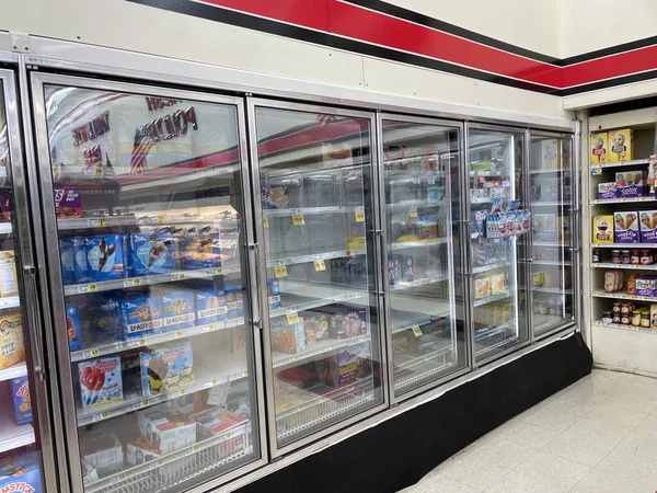 Uma Dose Pacotes Gelados Frigorífico Supermercado — Fotografia de Stock