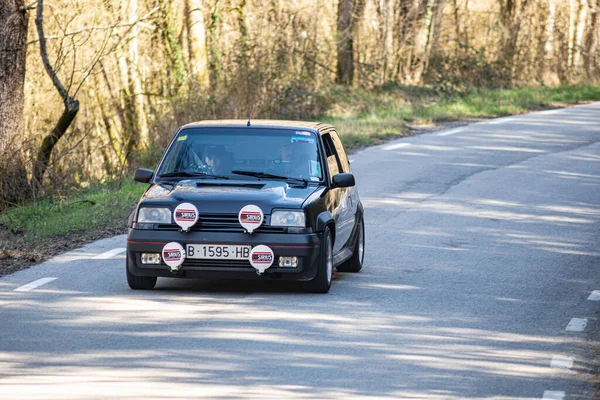 Noir Utilitaire Sportif Français Dans Rallye Asphalte Renault Turbo — Photo