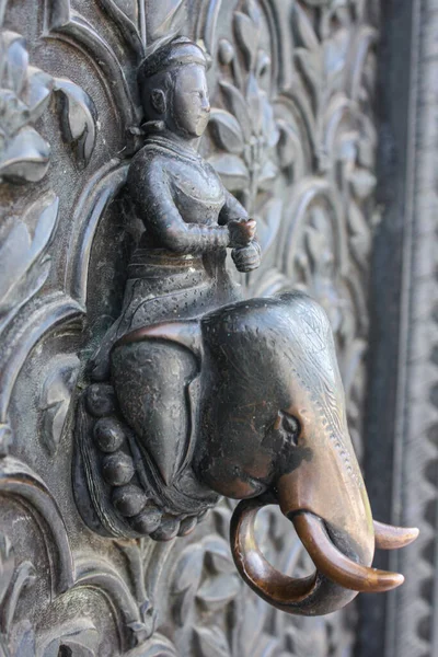 Vertical Shot Medieval Metal Door Knocker — Stock Photo, Image
