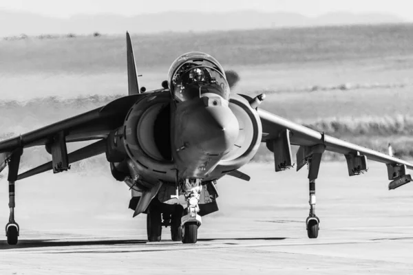Μια Μπροστινή Άποψη Του Mcdonnell Douglas Τώρα Boeing Harrier Μαύρο — Φωτογραφία Αρχείου