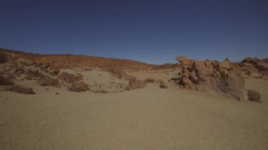 Volkanın tepesinde bir çöl manzarası Teide, Tenerife, İspanya