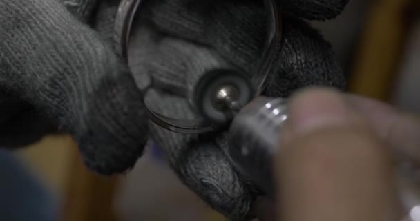 Jakarta Indonésie Červen 191 2022 Zlatí Řemeslníci Uhlazují Náramky Prsteny — Stock video