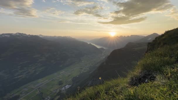Západ Slunce Nad Švýcarskými Alpami Vrcholu Hory — Stock video