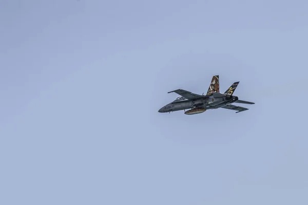 Fotografie Klasického Vojenského Letadla Obloze 18A Hornet — Stock fotografie