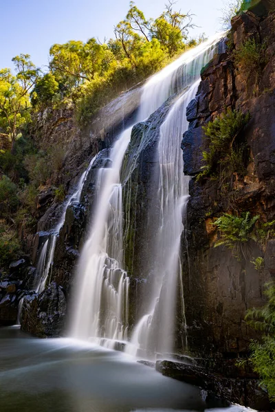 澳大利亚维多利亚州格兰帕斯国家公园的麦肯齐瀑布和麦肯齐河 — 图库照片