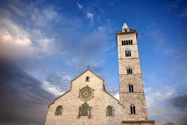 Low Angle Old Church Cloudy Blue Sky — Stock Photo, Image