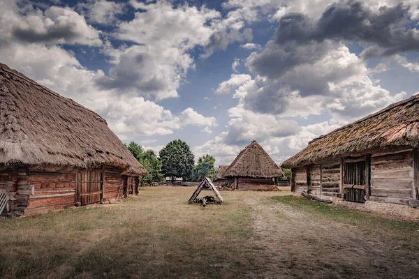Außenansicht Der Dorfhäuser Aus Dem Jahrhundert Tokarnia Bei Kielce Polen — Stockfoto