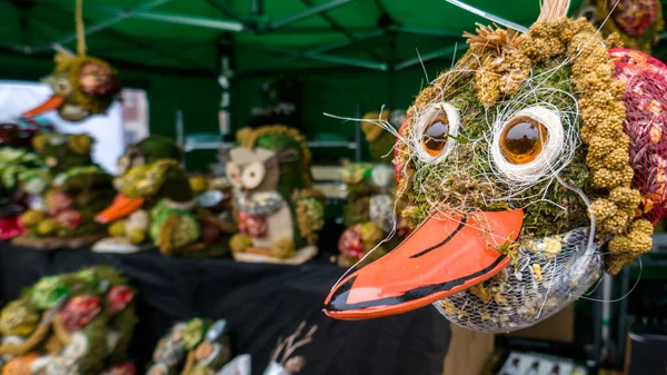 Eine Nahaufnahme Einer Handgemachten Ente Auf Einem Markt — Stockfoto